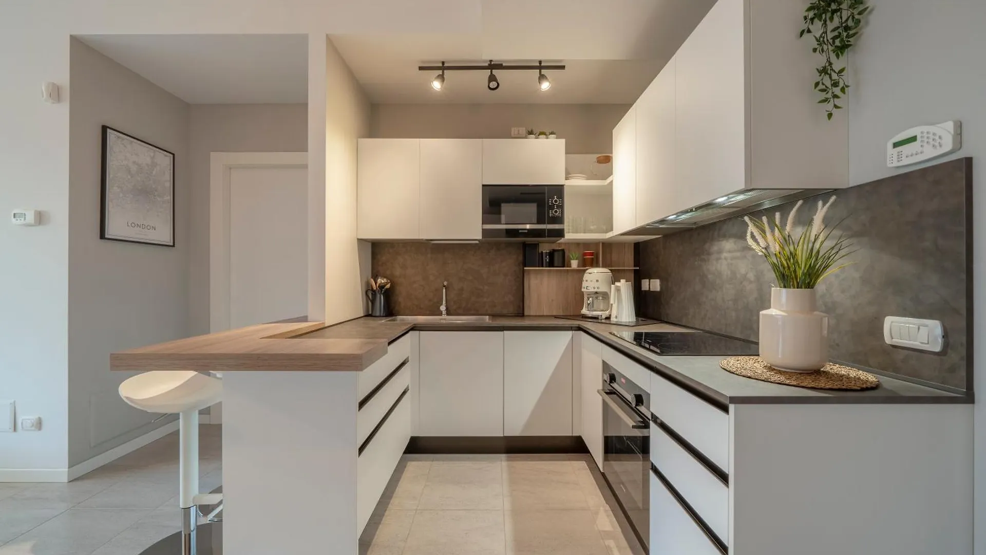Super Suite With Private Terrace Autentica Milan Apartment